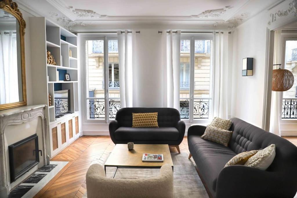 Appartement Charming 3 Bedroom Haussmannien In 17th *